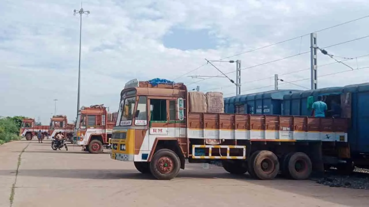  நெல் கொள்முதல்; 13.65 லட்சம் சாக்குகள் ரயிலில்  வருகை!