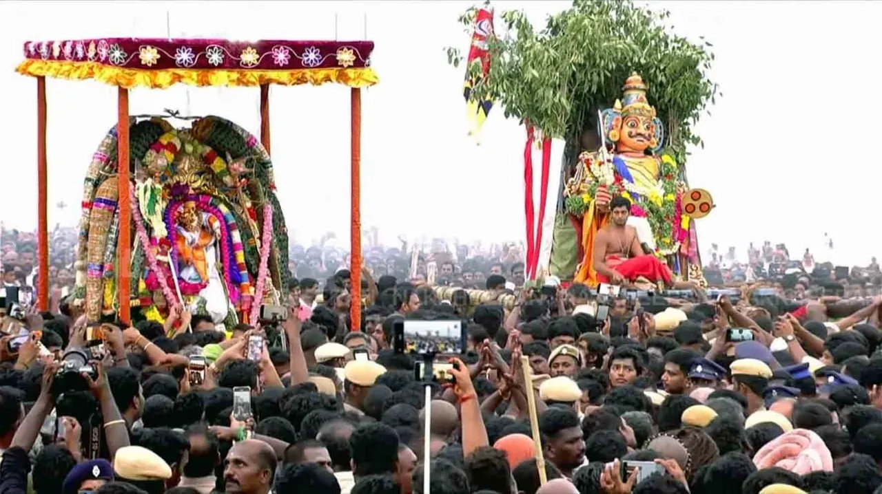  திருச்செந்தூர் சூரசம்ஹார நிகழ்வை காண குவிந்த பக்தர்கள் (படங்கள்)!