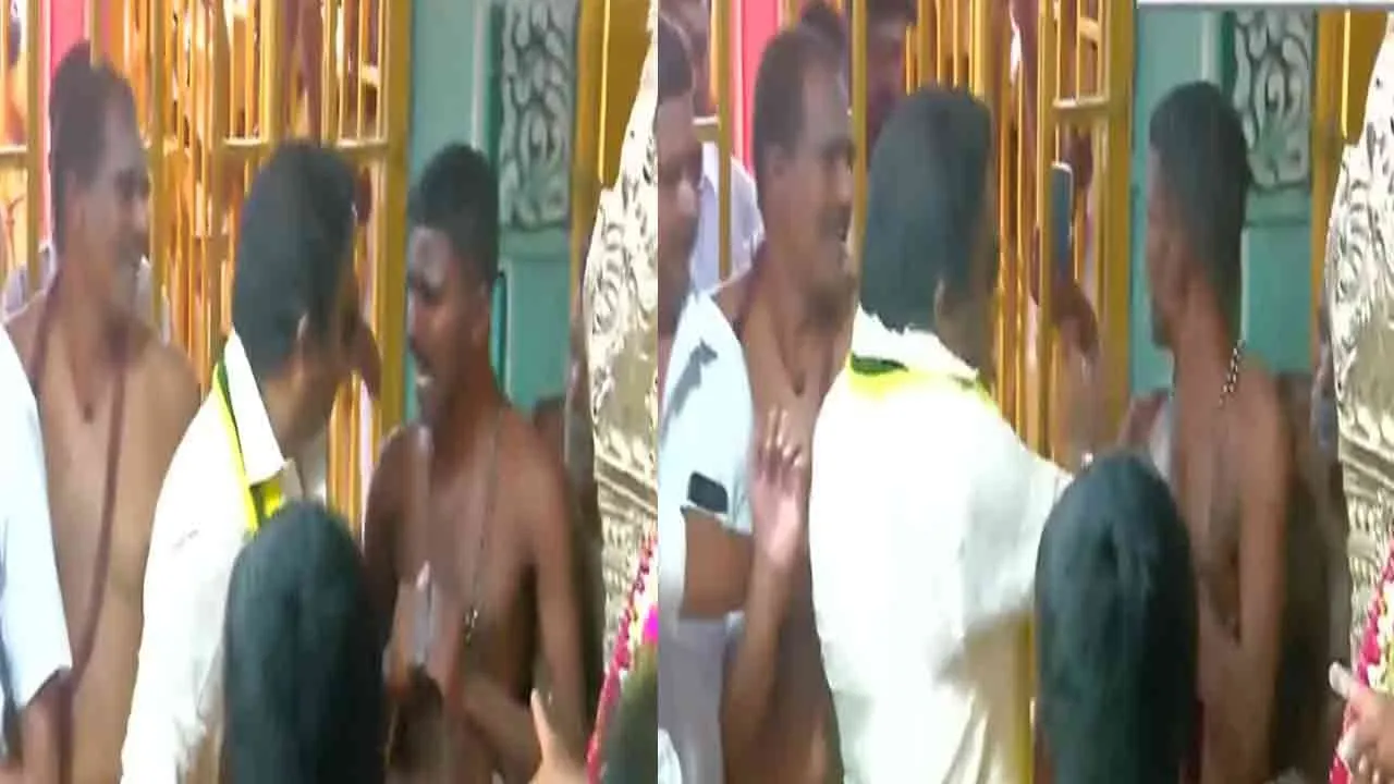  Sridhar Vandaiyar hit a priest at muthuramalinga thevar gurupooja in Pasumpon 