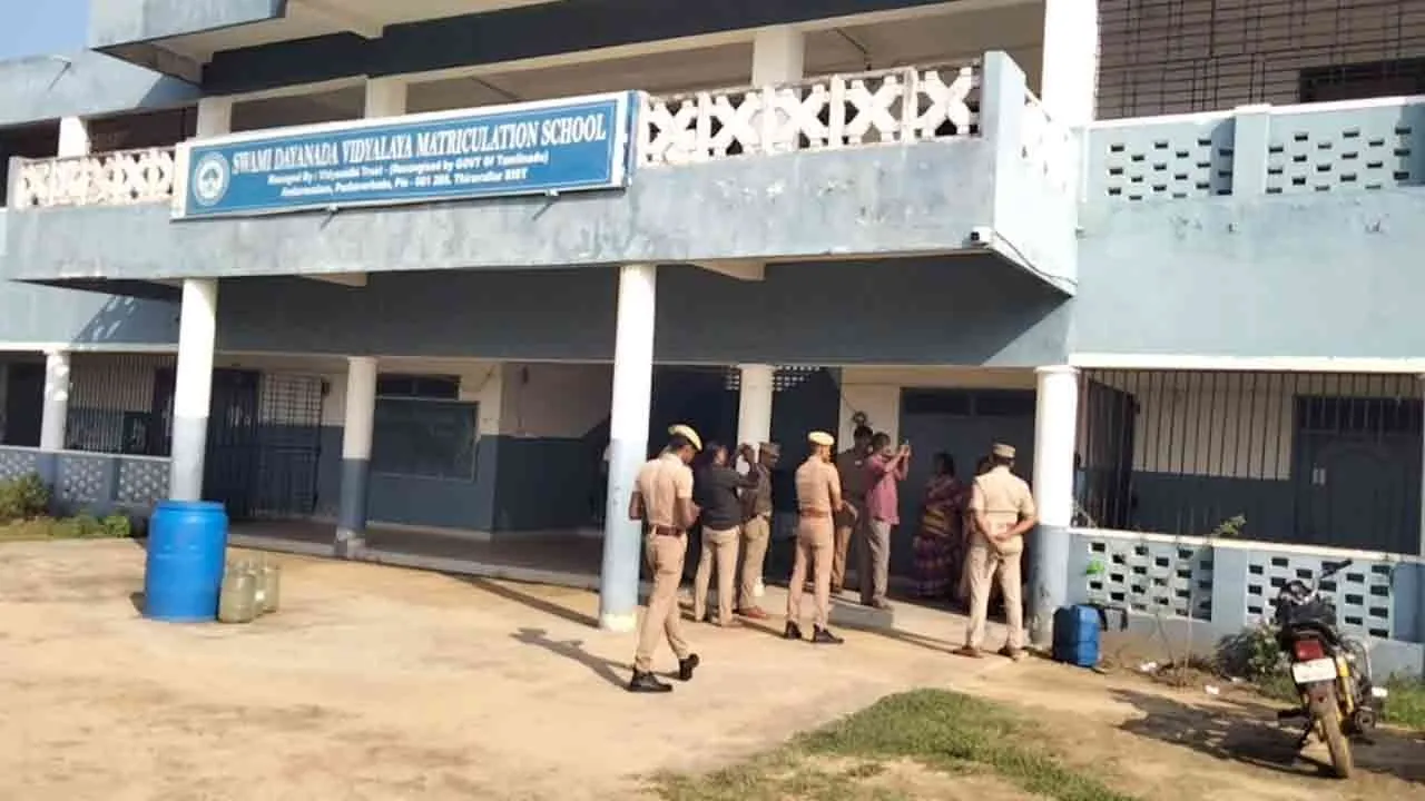  அங்கீகாரம் இல்லாத பள்ளி; அதிரடி காட்டிய அதிகாரிகள்!