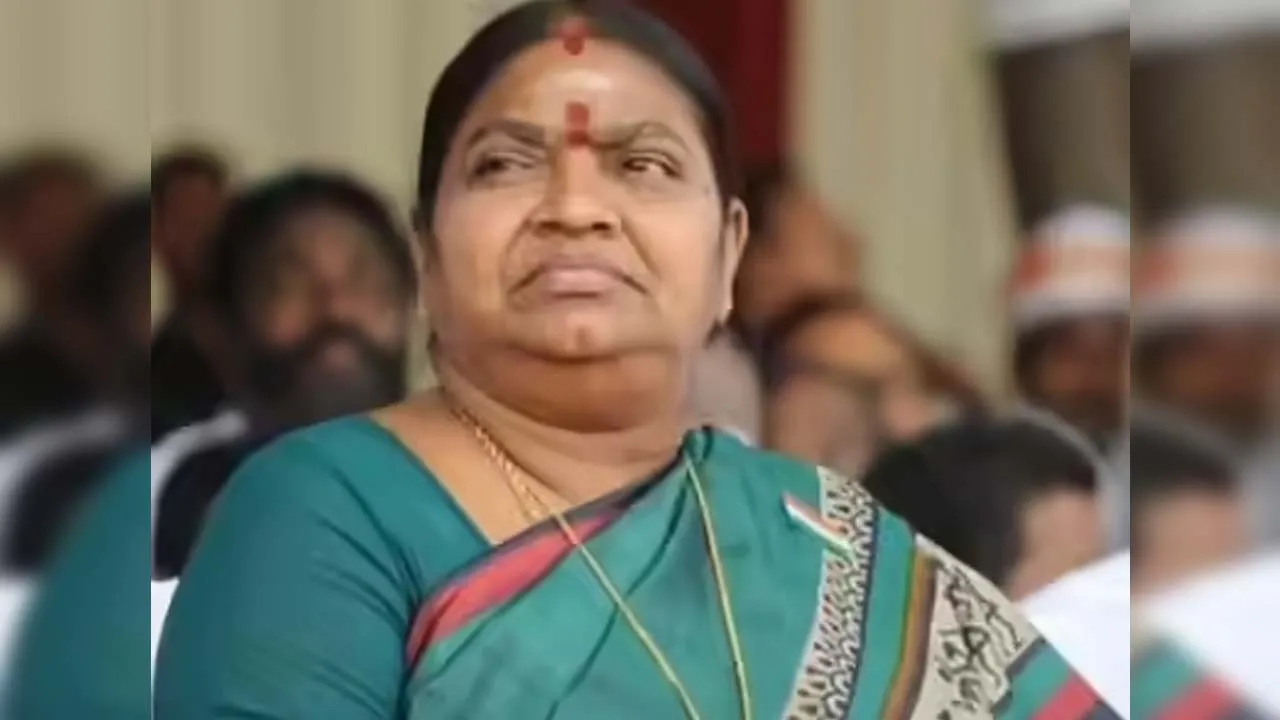  “அதிமுக போராட்டத்தால் தான் இது நடந்தது” - கோவை கண்டன போராட்டத்தில் பா.வளர்மதி பேச்சு!