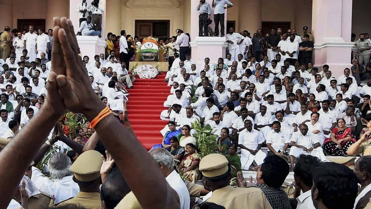  The change that happened after J.'s lose - that list will increase in DMK! Photograph: (admk dmk) 