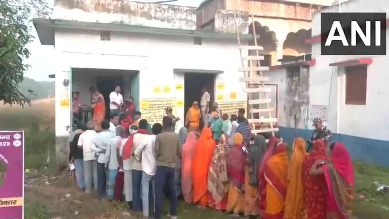  பீகார்  சட்டமன்றத் தேர்தல் : முதற்கட்ட வாக்குப்பதிவு தொடங்கியது!