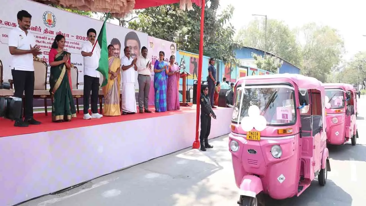  Chennai District Collector warns if men drive Pink Auto 