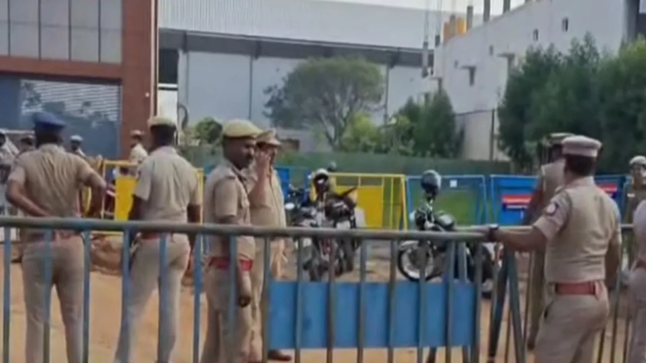  struggle against Tamil Bigg Boss show - Police deployed Photograph: (bigboss) 