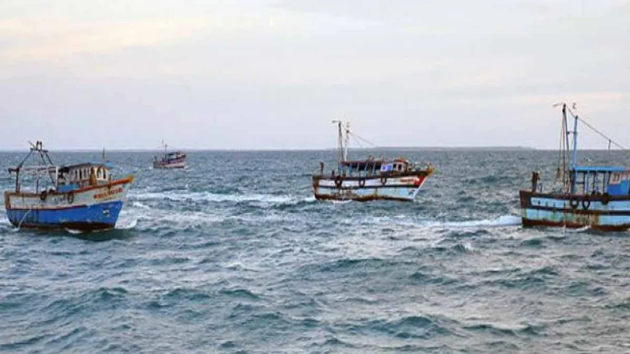  Tragedy continues; 14 Tamil Nadu fishermen arrested Photograph: (rameshwaram) 