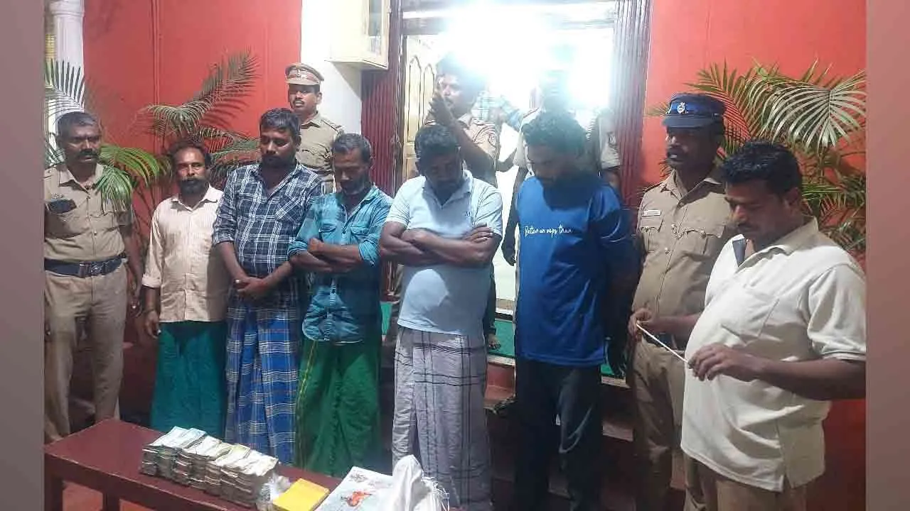  லாட்டரி சீட்டுகள் விற்பனை; 5 பேர் கைது!