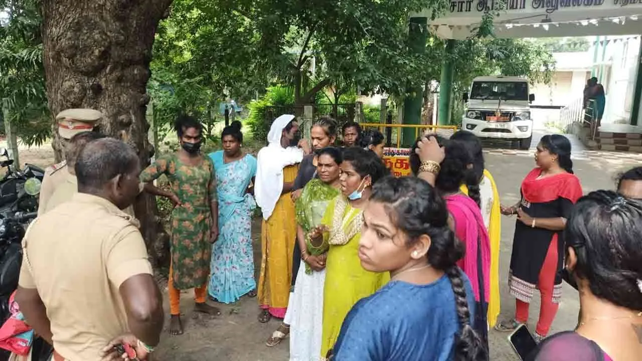 Sub-collector sent out of office Transgender women and they are suddenly struggle in chidambaram 