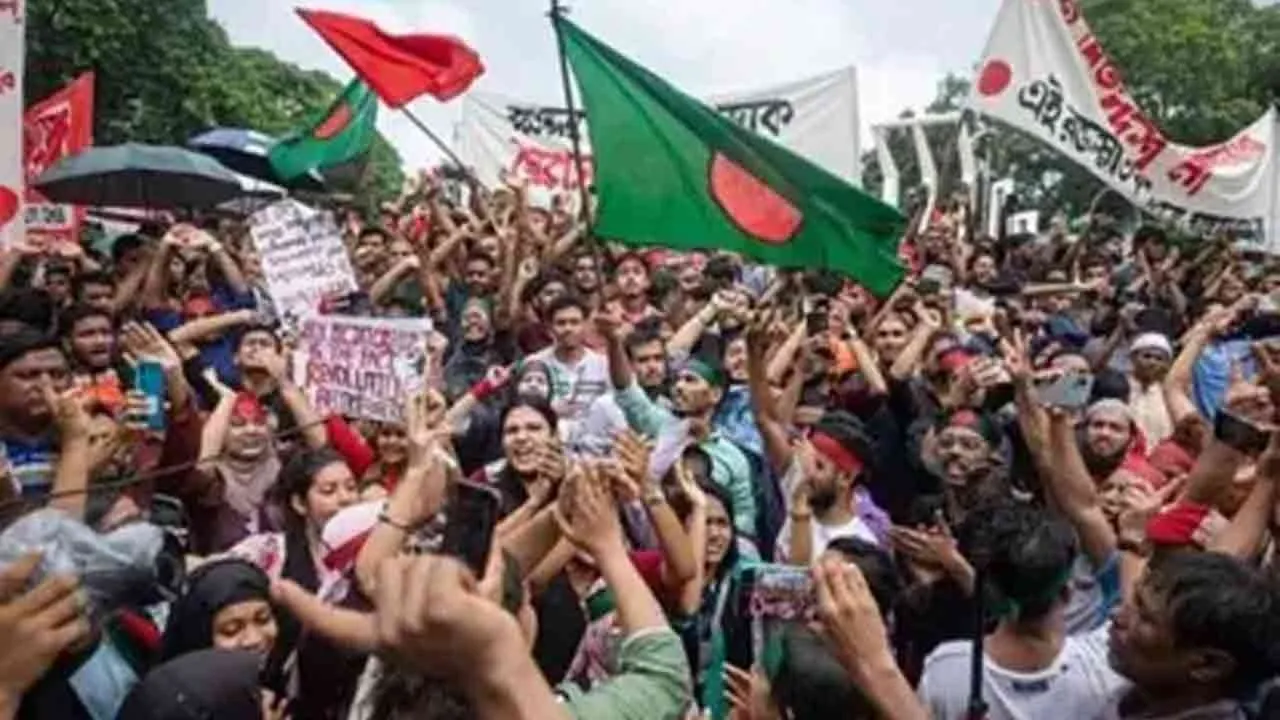  Students involved in struggle and tension again in Bangladesh 