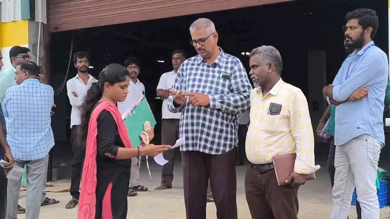  அரசுக்கு பறந்த  புகார்கள்- களத்தில் இறங்கிய அதிகாரிகள் - அடுத்தடுத்து நடந்த அதிரடி!