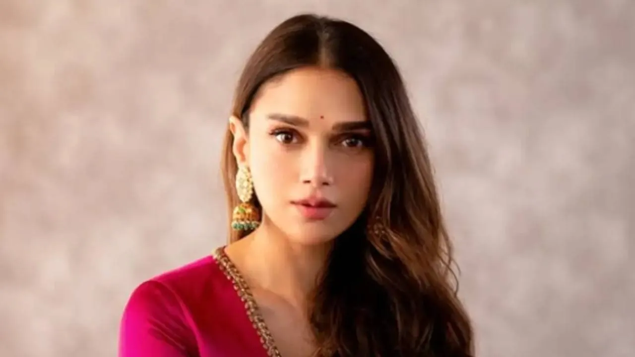  “யாரும் நம்பாதீங்க” - அதிதி ராவ் விளக்கம்