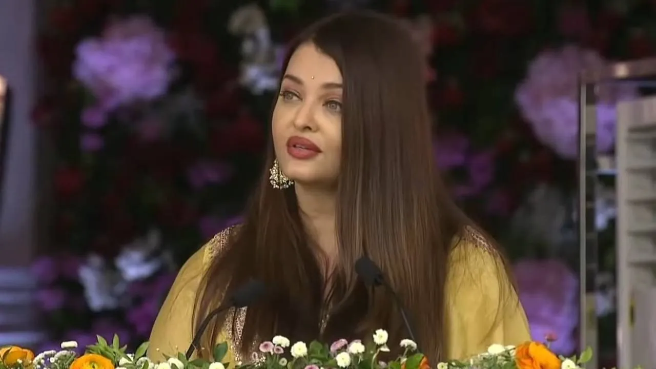  “ஒரே ஒரு மதம் தான்...” - பிரதமர் மோடி முன்பு ஐஸ்வர்யா ராய் பேச்சு