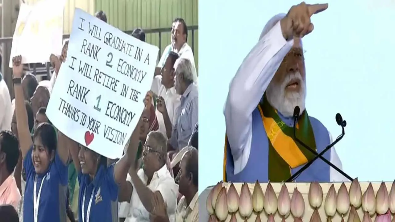  Prime Minister Modi waved and invited Girls holding banners in the crowd 