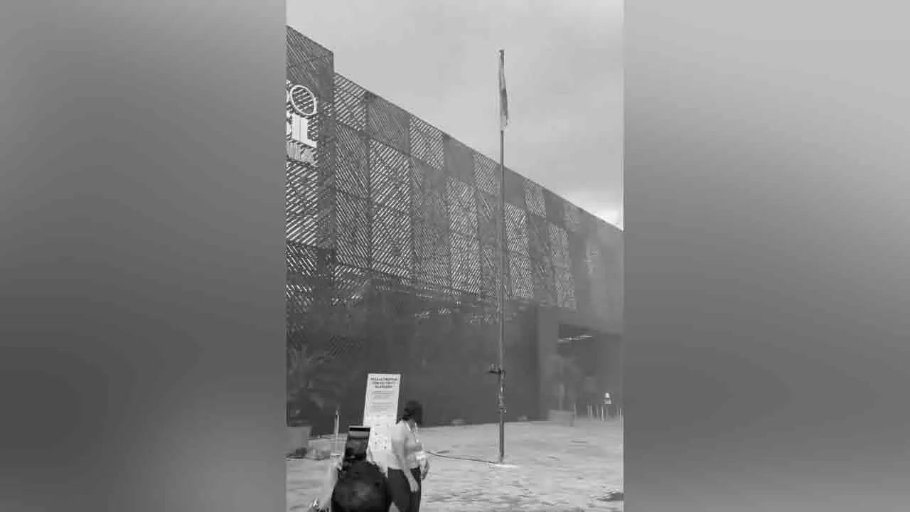  பிரேசில் காலநிலை மாநாட்டு அரங்கில் தீ விபத்து!