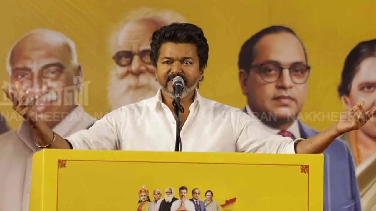  “இது தற்குறி கூட்டம் அல்ல; உங்க அரசியலை கேள்விக்குறியாக்க போற கூட்டம்” - விஜய்