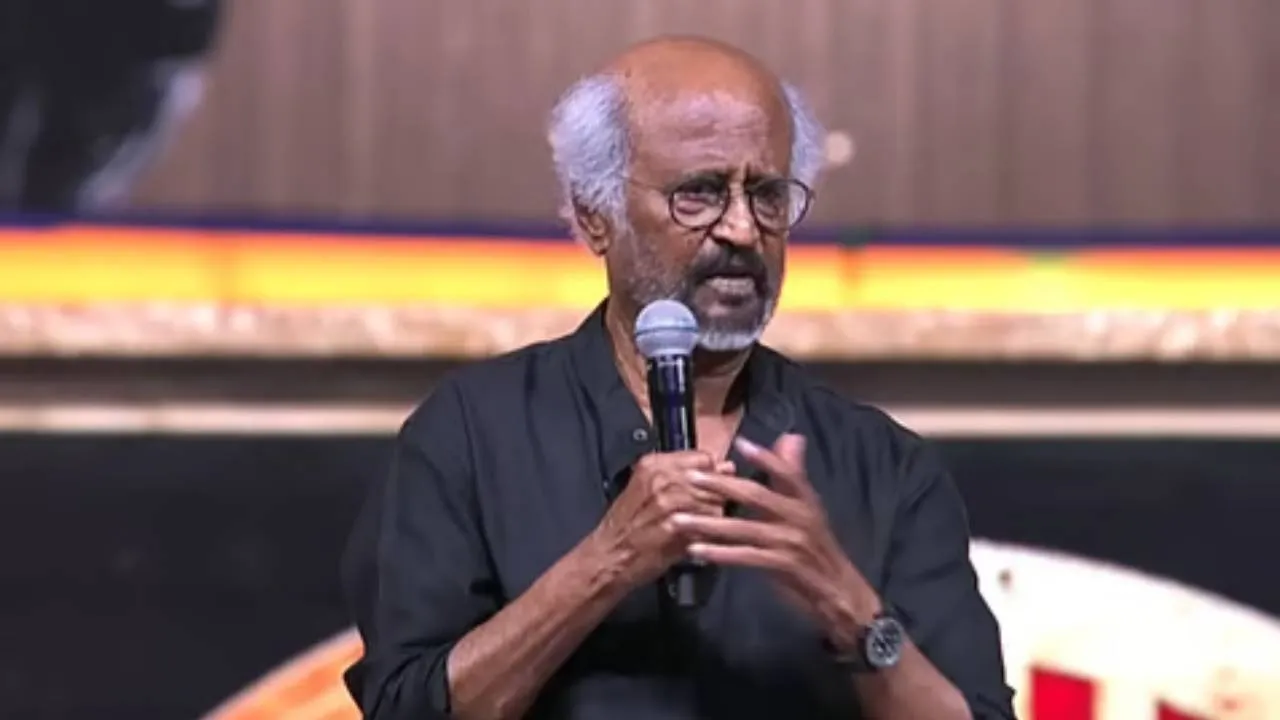  “ஆசிரியர்களும் பேராசிரியர்களும் குடிநீர் தொட்டிகளைப் போன்றவர்கள்” - ரஜினிகாந்த்