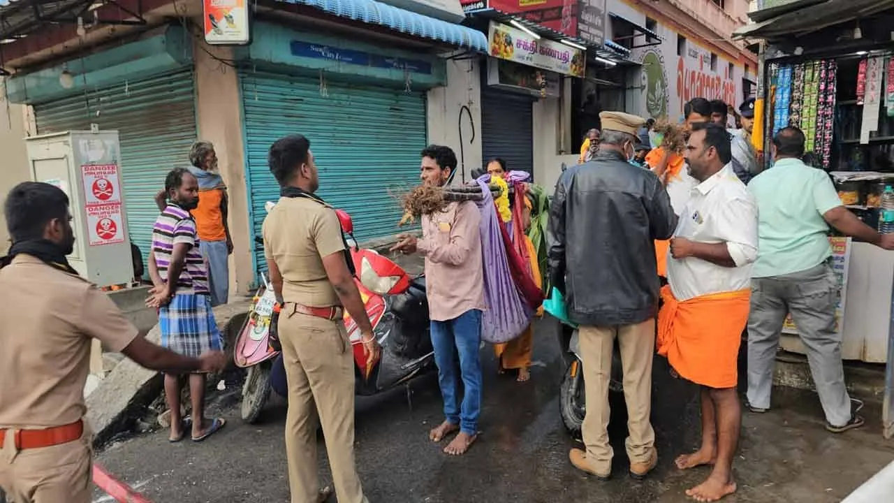  Police anarchy begins at Devotees banned from Madaveeti and Spiritual devotees angry 