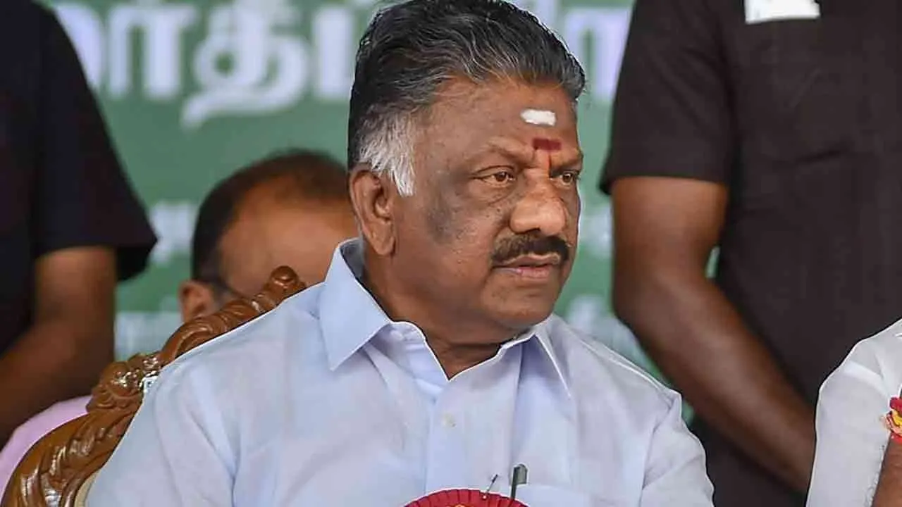  source says O panneerselvam met BJP leaders in Delhi 