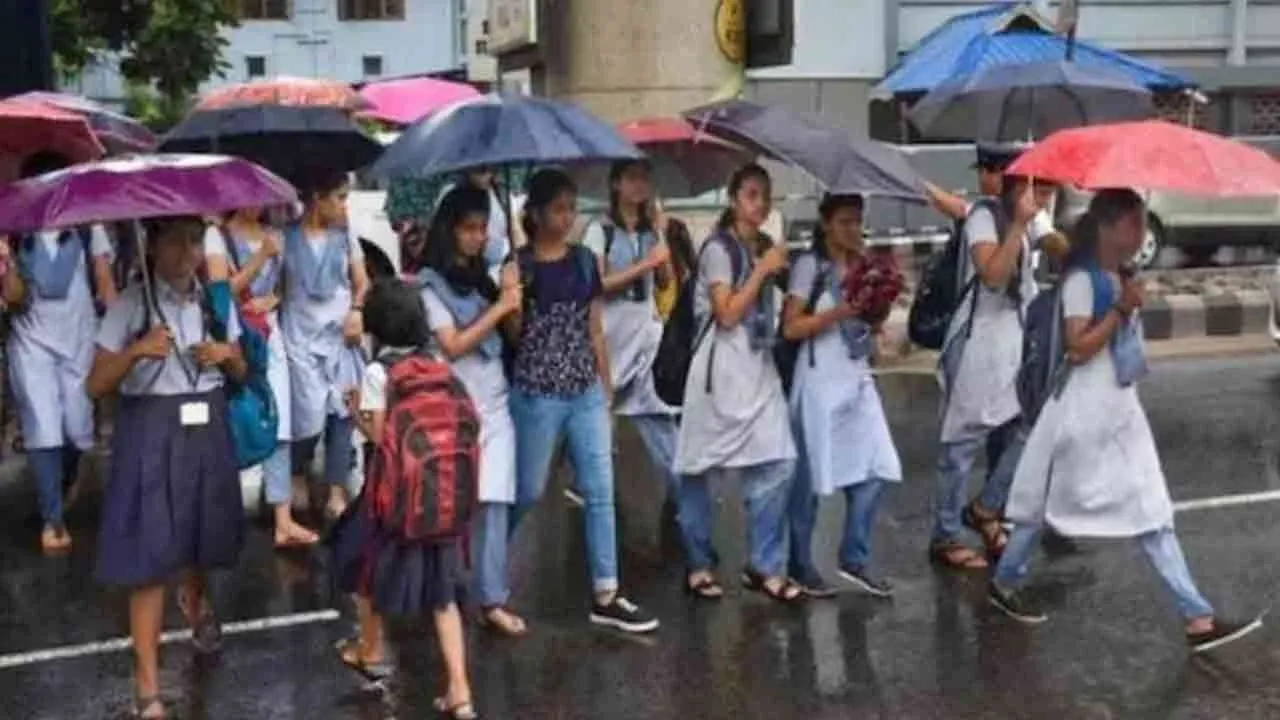  schools and colleges closed tomorrow in chennai for Heavy rains 