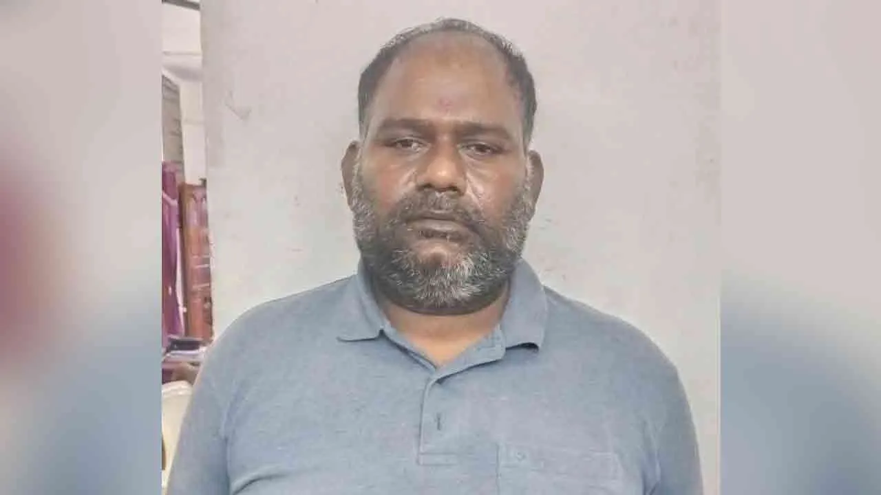  ‘என்னை ஆசிர்வாதம் செய்யுங்கள்..” - மூதாட்டியிடம் வேலையை காட்டிய பலே திருடன்!