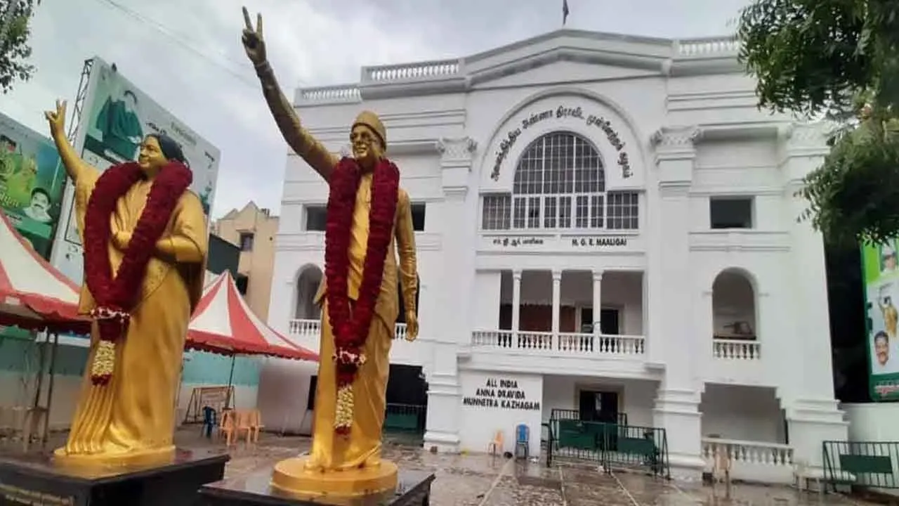  பரபரப்பான அரசியல் சூழல் : அ.தி.மு.க. செயற்குழு, பொதுக்குழுக் கூட்டம் இன்று கூடுகிறது!