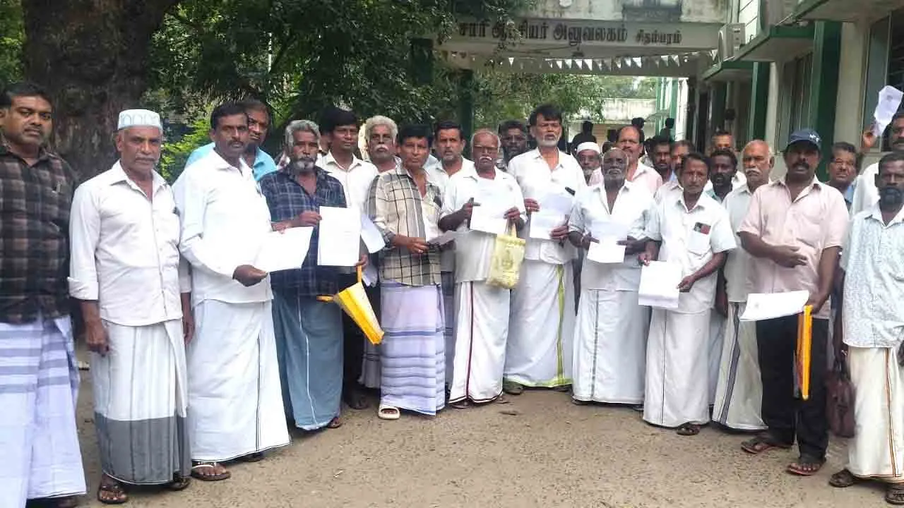  வேளாண் ஆப் மூலம் கணக்கு எடுக்கும் பணியை தவிர்க்க வேண்டும்; விவசாயிகள் சாலை மறியல் போராட்டம் அறிவிப்பு!