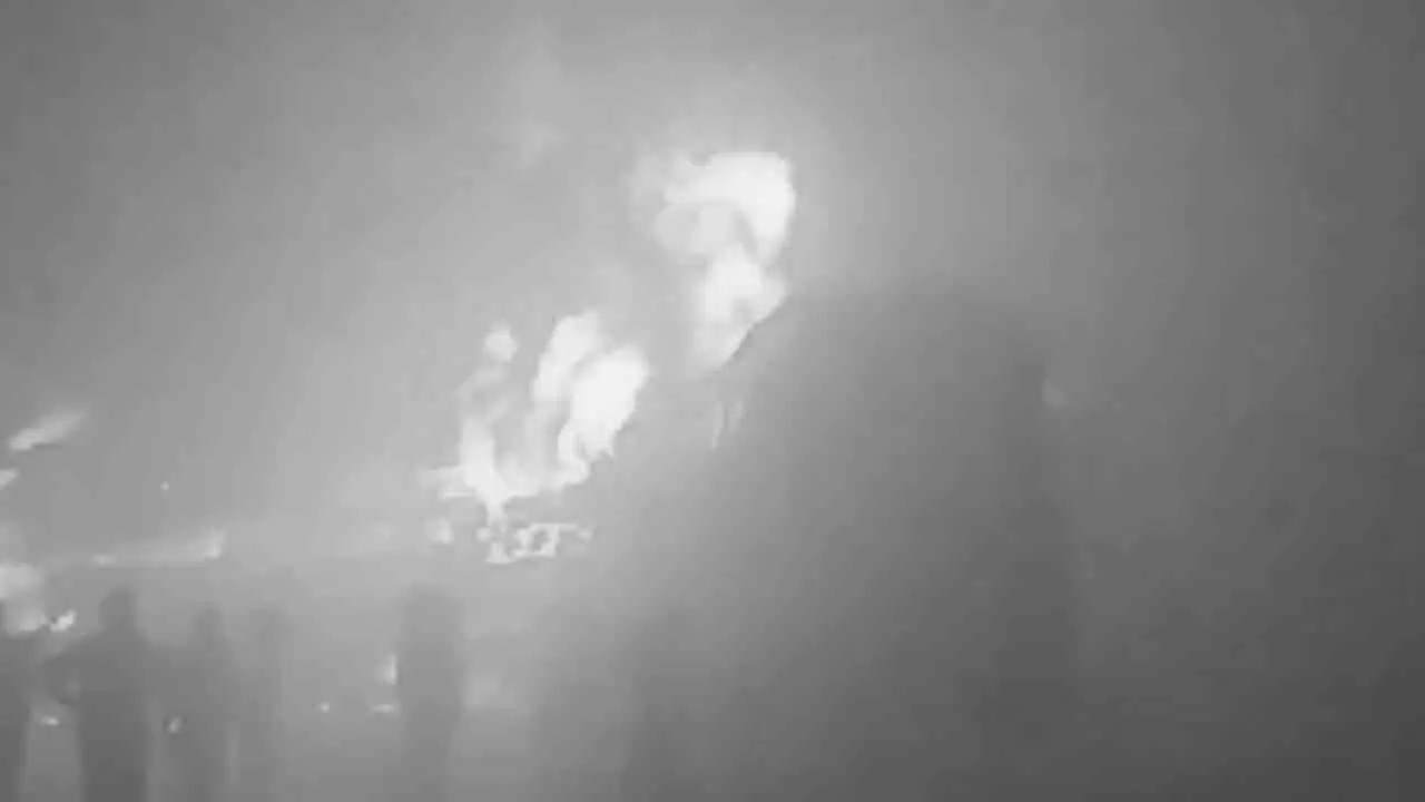  Buses collide one after another, causing a terrible fire in delhi 