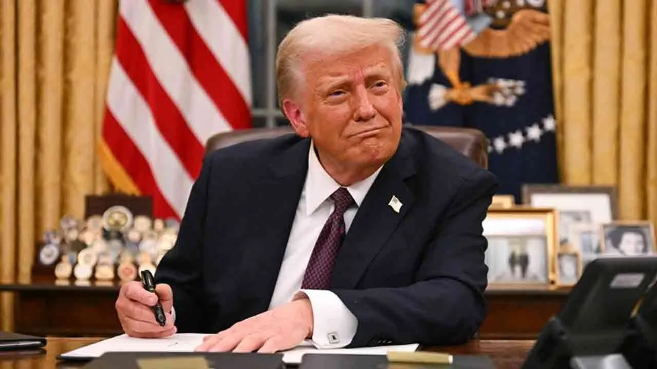  Trump announces ban on entry into US for people from 7 countries 