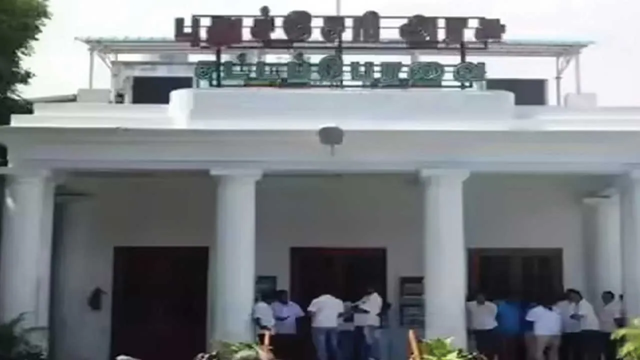  புதுவையில் தி.மு.க. ஆட்சி? கலக்கத்தில் காங்கிரஸ்!
