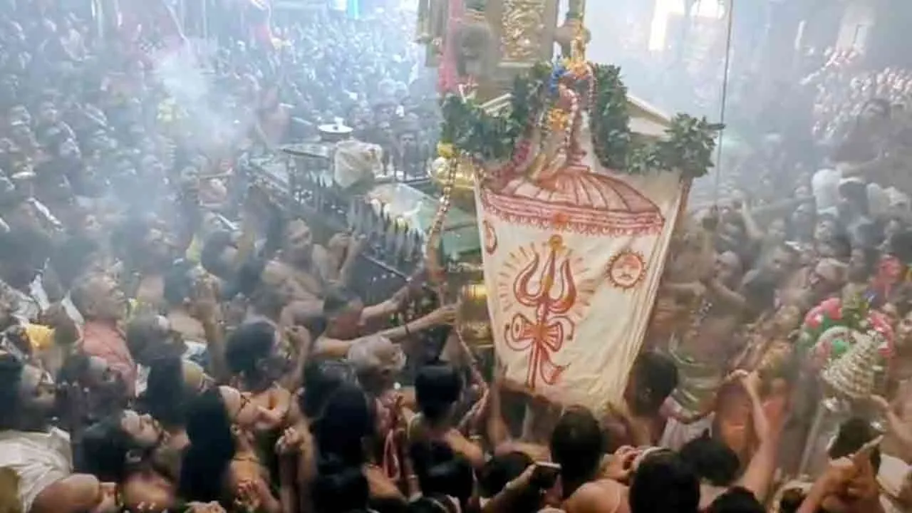  Flag hoisting ceremony for the Arudra chariot and darshan ceremony at the Nataraja temple 