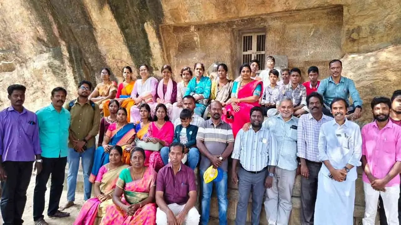  The archaeological team was amazed to see the Katali-built temple at Vijayalaya Choleswaram 