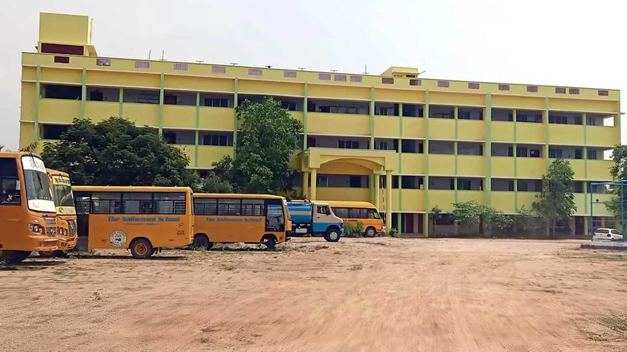  அரசு உதவிபெறும்  பள்ளியில் ஆர்.எஸ்.எஸ். துப்பாக்கி பயிற்சி! தமிழகம் ஷாக்!