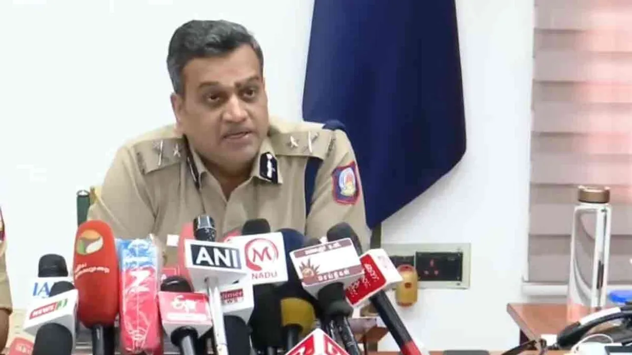  'Preliminary investigation details' - Azra Garg meets reporters Photograph: (police) 