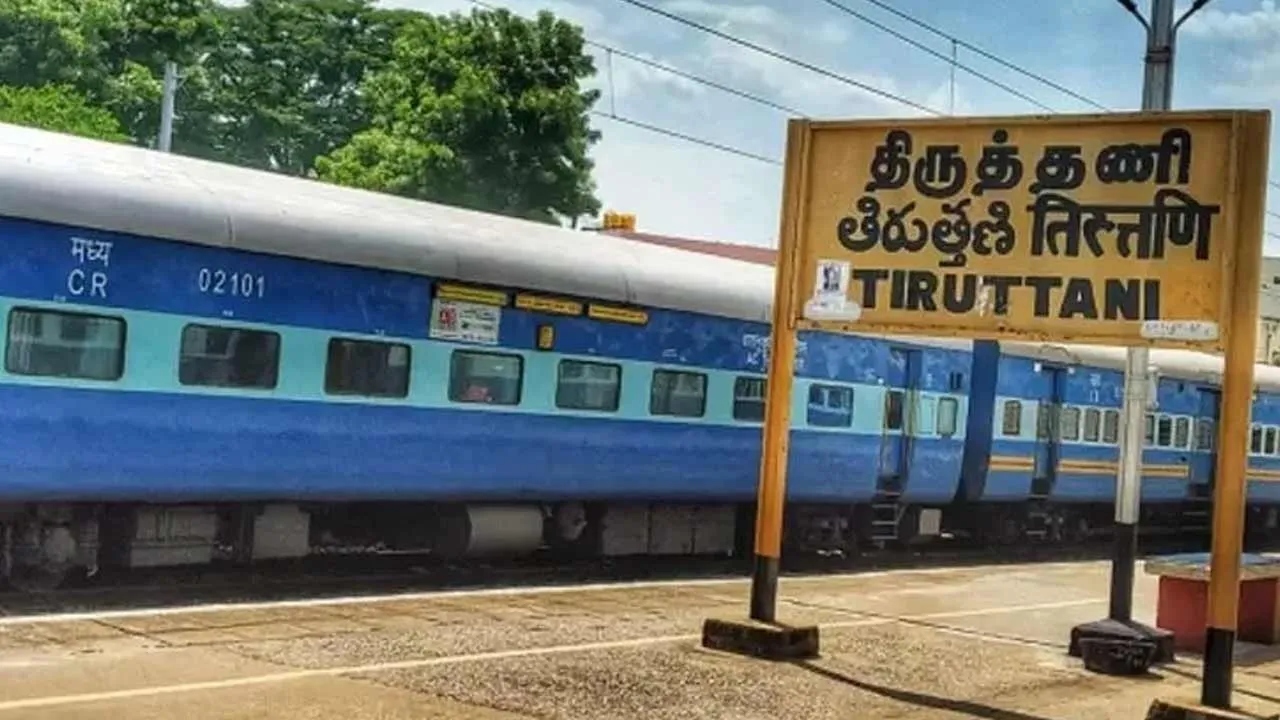  Another attack at the same train station - Public shocked by series of atrocities Photograph: (THIRUTANI) 