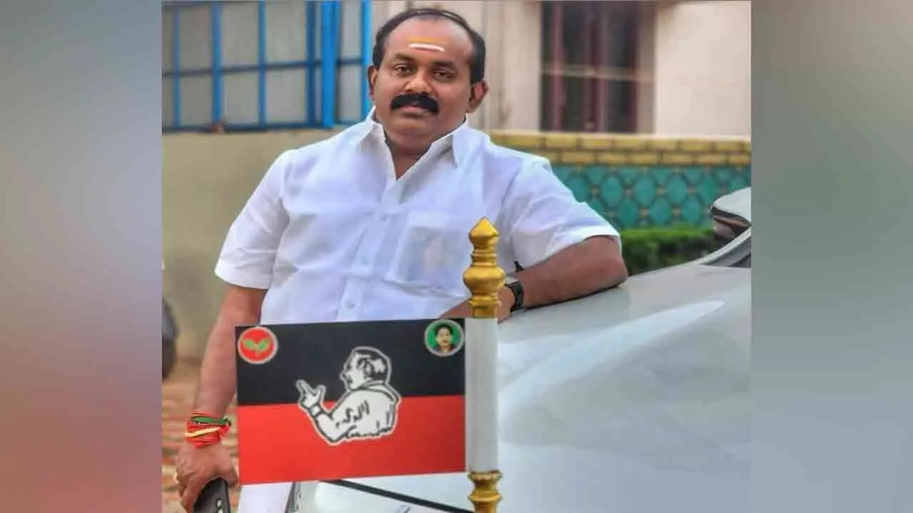  Case filed Jayalalithaa Peravai district president for property fraud from Singaporean woman 