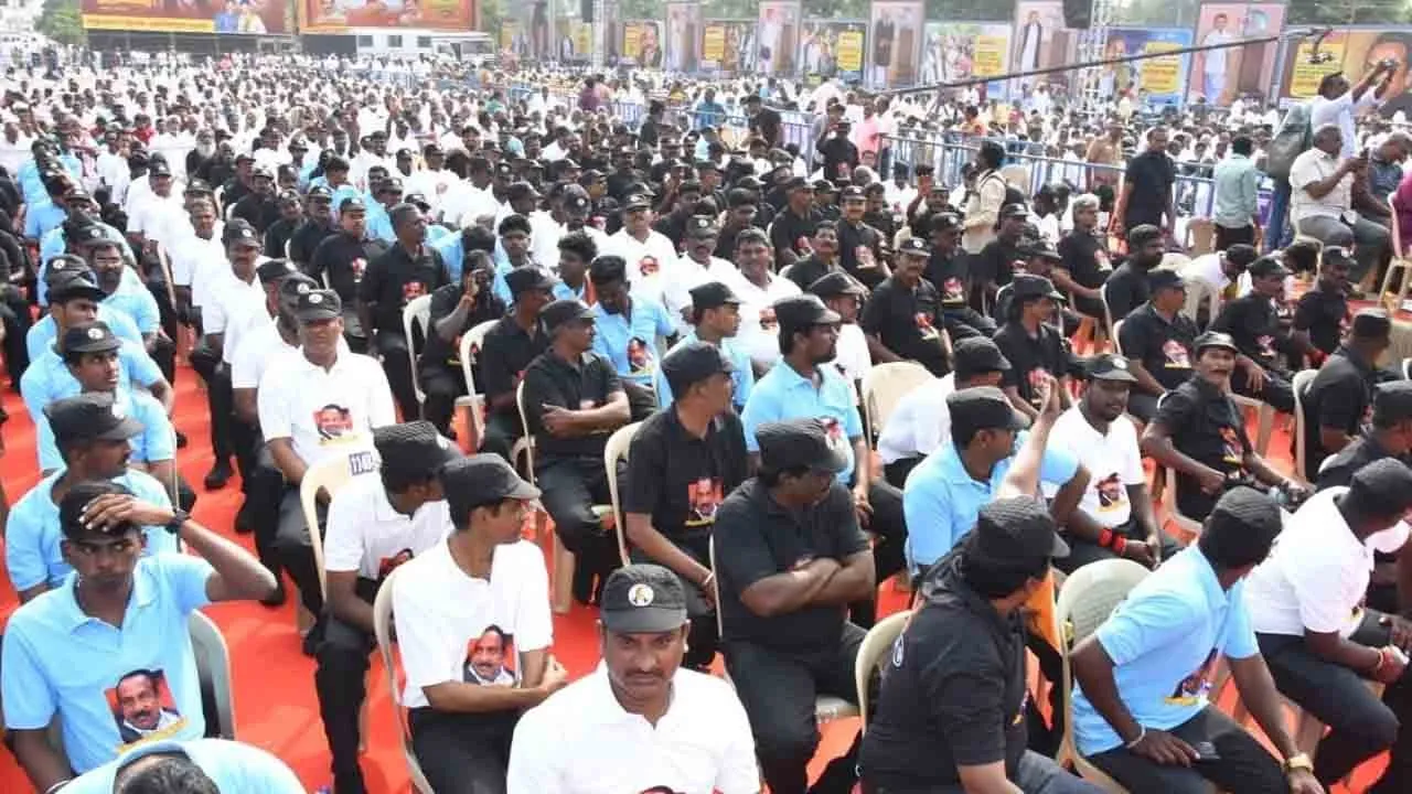  வைகோவின் சமத்துவ நடைபயணம்; மூன்று வண்ணத்தில் மூன்று அணியினர்!