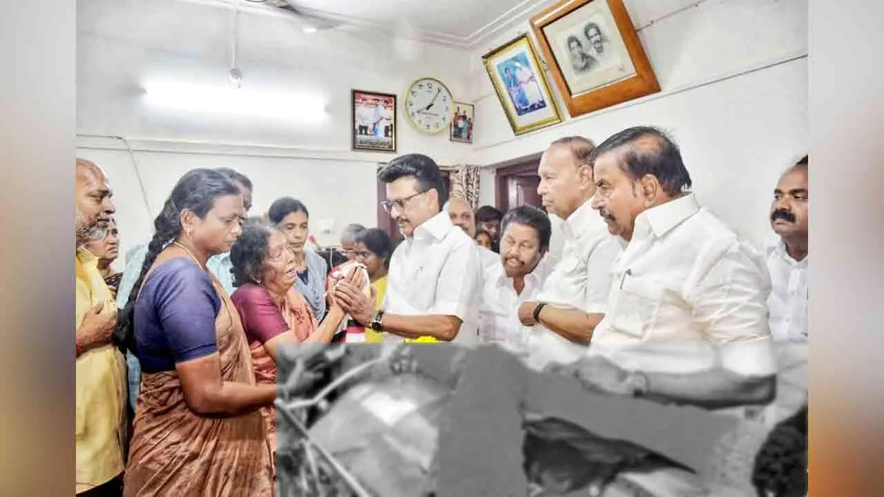  தி.மு.க. மூத்த நிர்வாகி எல். கணேசனின் உடலுக்கு முதல்வர் மு.க.ஸ்டாலின் நேரில் அஞ்சலி!