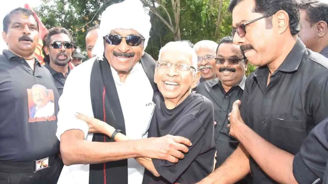  வைகோவின் சமத்துவ நடைப்பயணம் : திராவிடர் கழகத் தலைவர் கி. வீரமணி பங்கேற்பு!