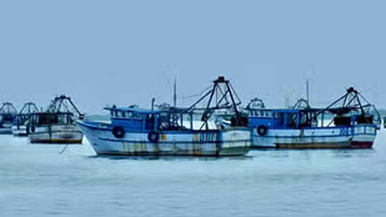  Shocking incident in the morning - 10 Tamil Nadu fishermen arrested Photograph: (tamilnadu) 