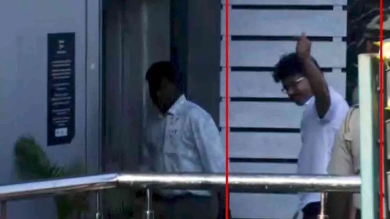  CBI investigation; Vijay flies to Delhi Photograph: (tvk) 