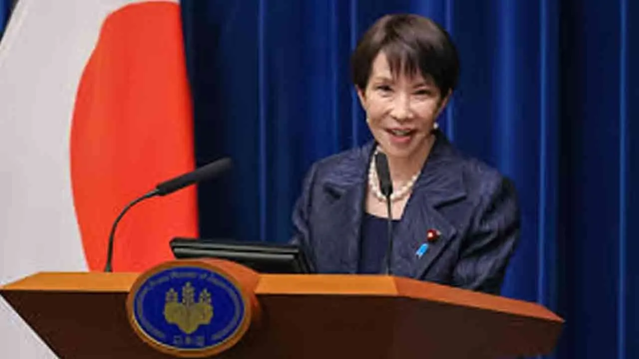  Japan's parliament dissolved 