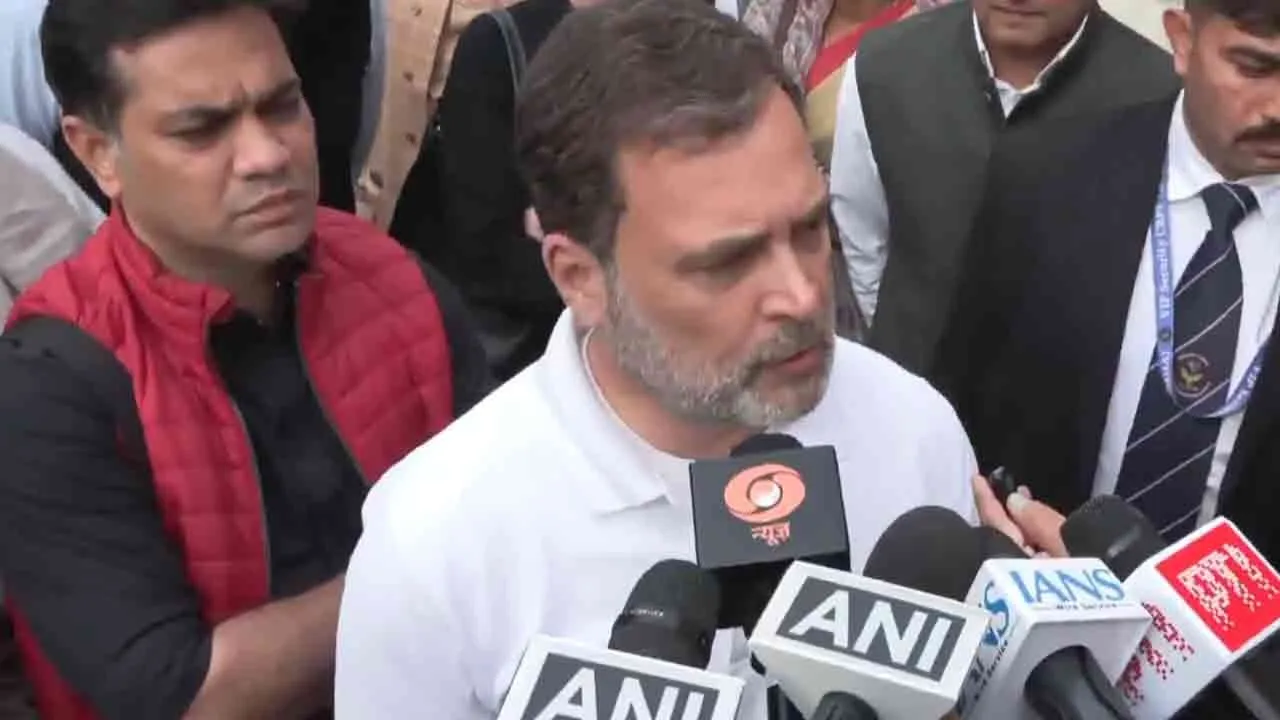  Rahul Gandhi accused bjp on Parliament premises 