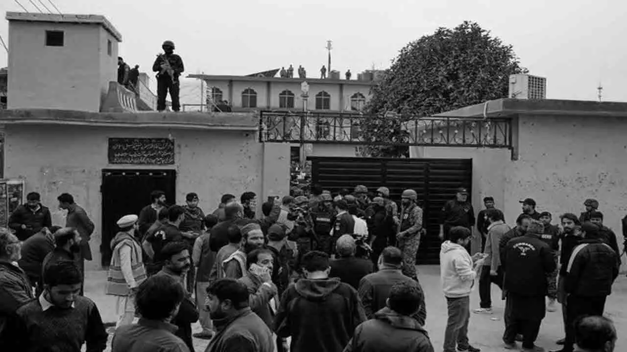 pak-islamabad-ins-mosque
