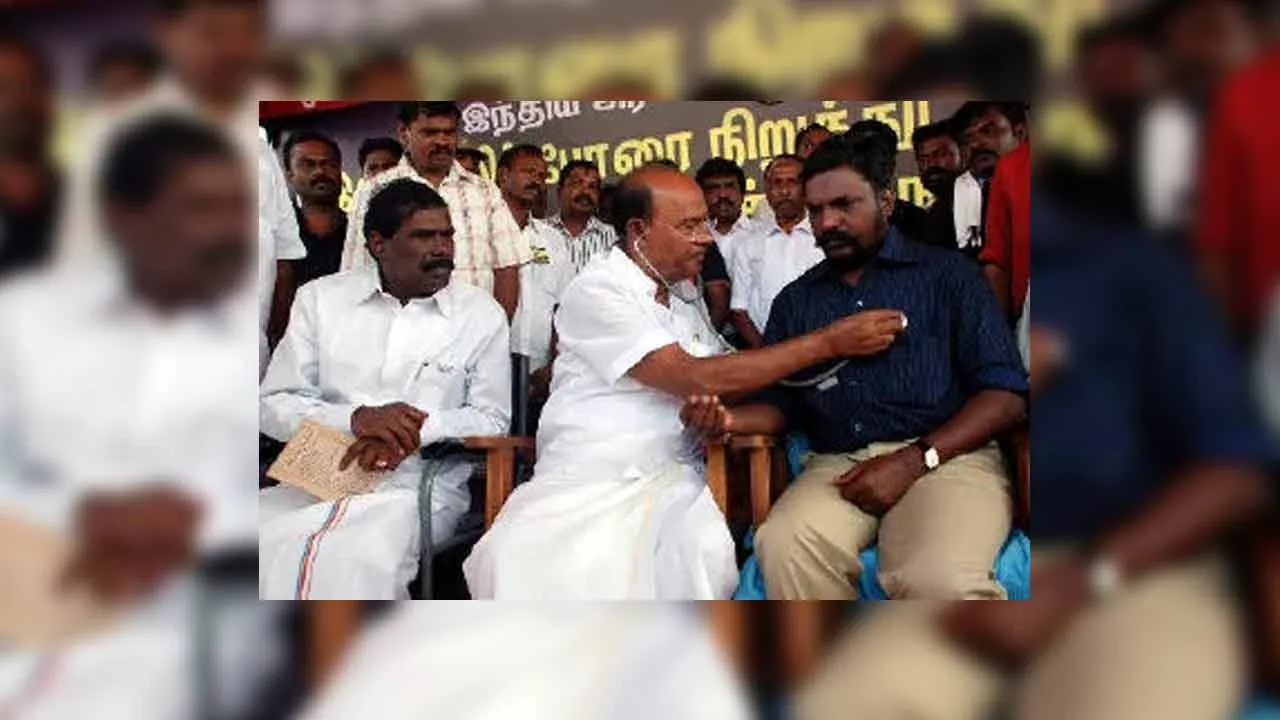  'Ramadoss in the symbol of the rising sun; an unwanted gesture' - explains Pudumadam Haleem Photograph: (politics) 