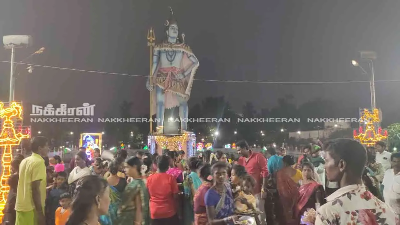  பிரம்மாண்ட சிவன் சிலை கொண்ட மெய்நின்றநாதர் கோயிலில் சிவராத்திரியில் திரண்ட பக்தர்கள்!