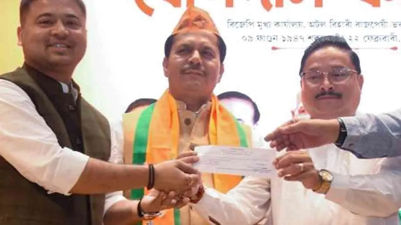  Senior Congress leader Bhupan Kumar Bora quits Congress and joins BJP 