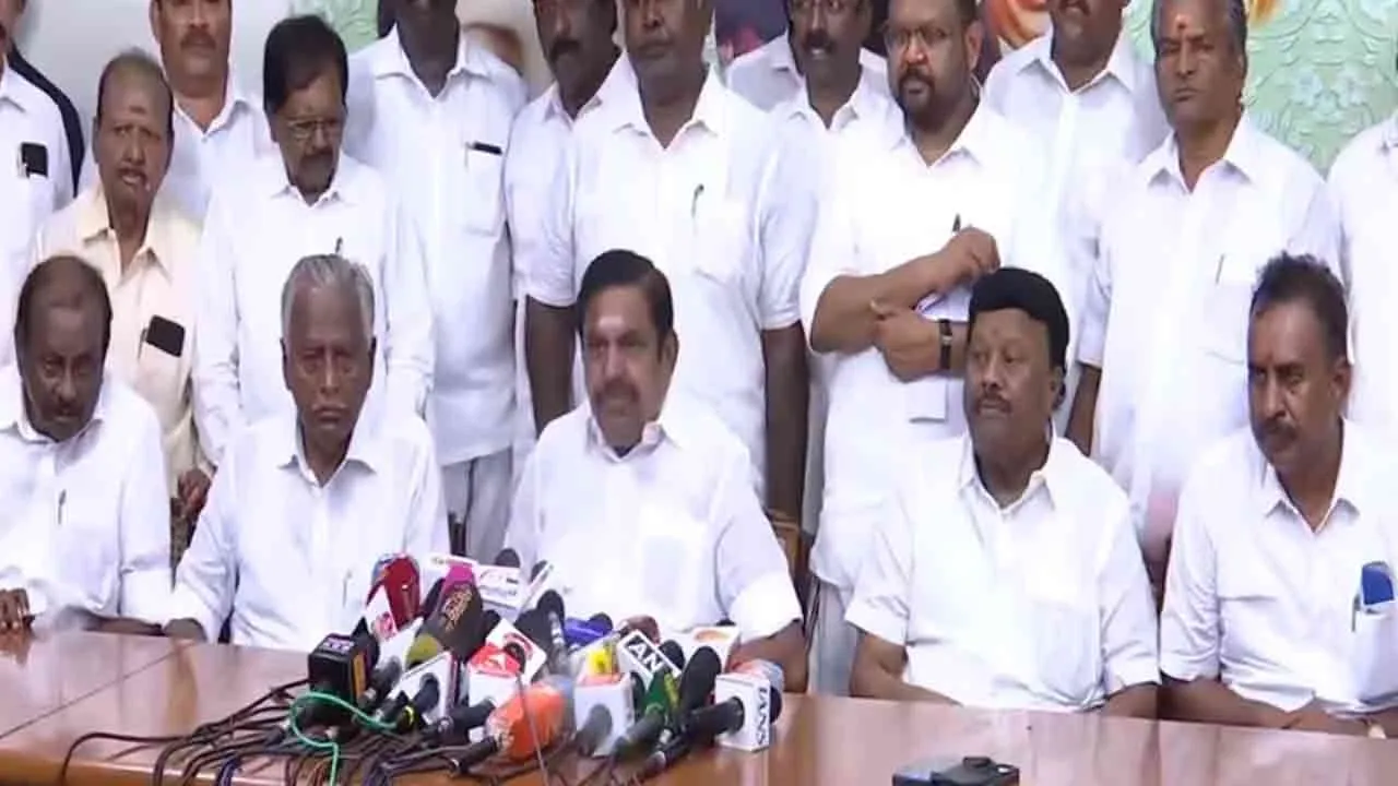  “ஒவ்வொரு குடும்பத்திற்கும் ரூ.10 ஆயிரம் கருணைத் தொகை வழங்கப்படும்” - இ.பி.எஸ். தேர்தல் வாக்குறுதி!