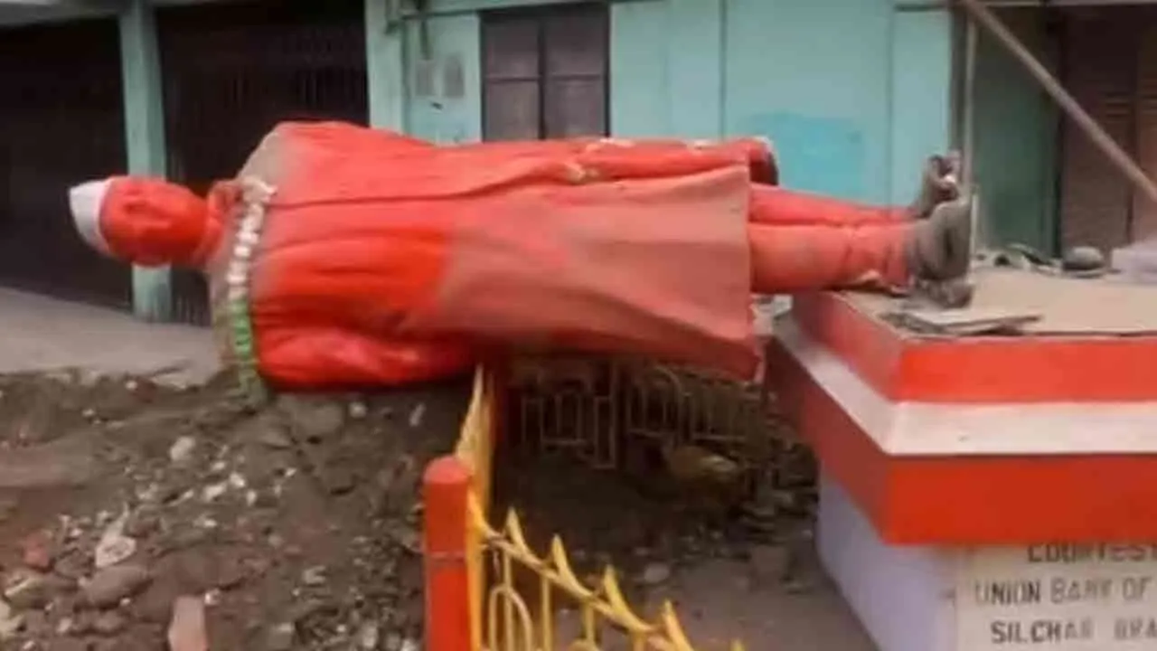  Gang that destroyed Nehru's statue with a bulldozer in assam 