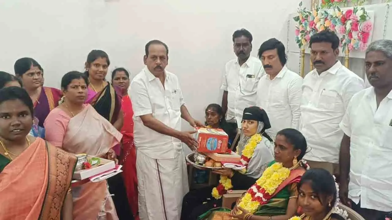  240 கர்ப்பிணிகளுக்கு சமுதாய வளைகாப்பு: சுந்தர் எம்எல்ஏ சீர்வரிசை வழங்கினார்!