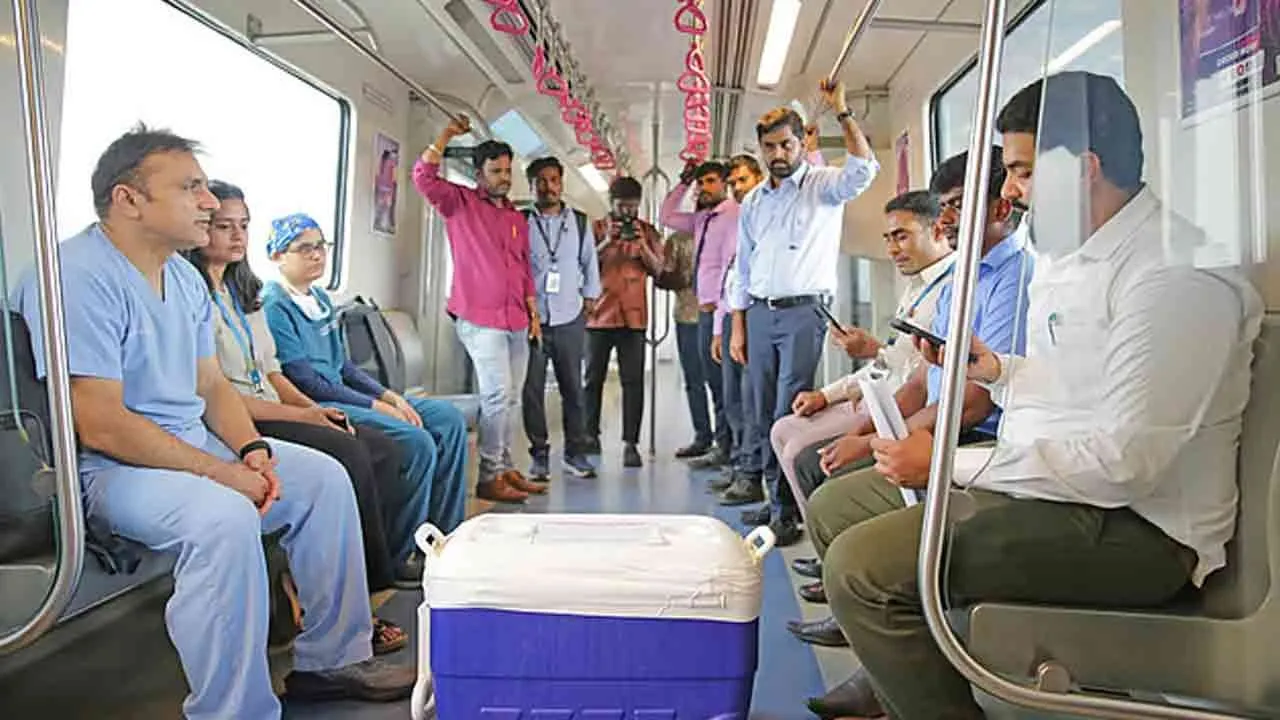  Heart and lungs transported in metro train 